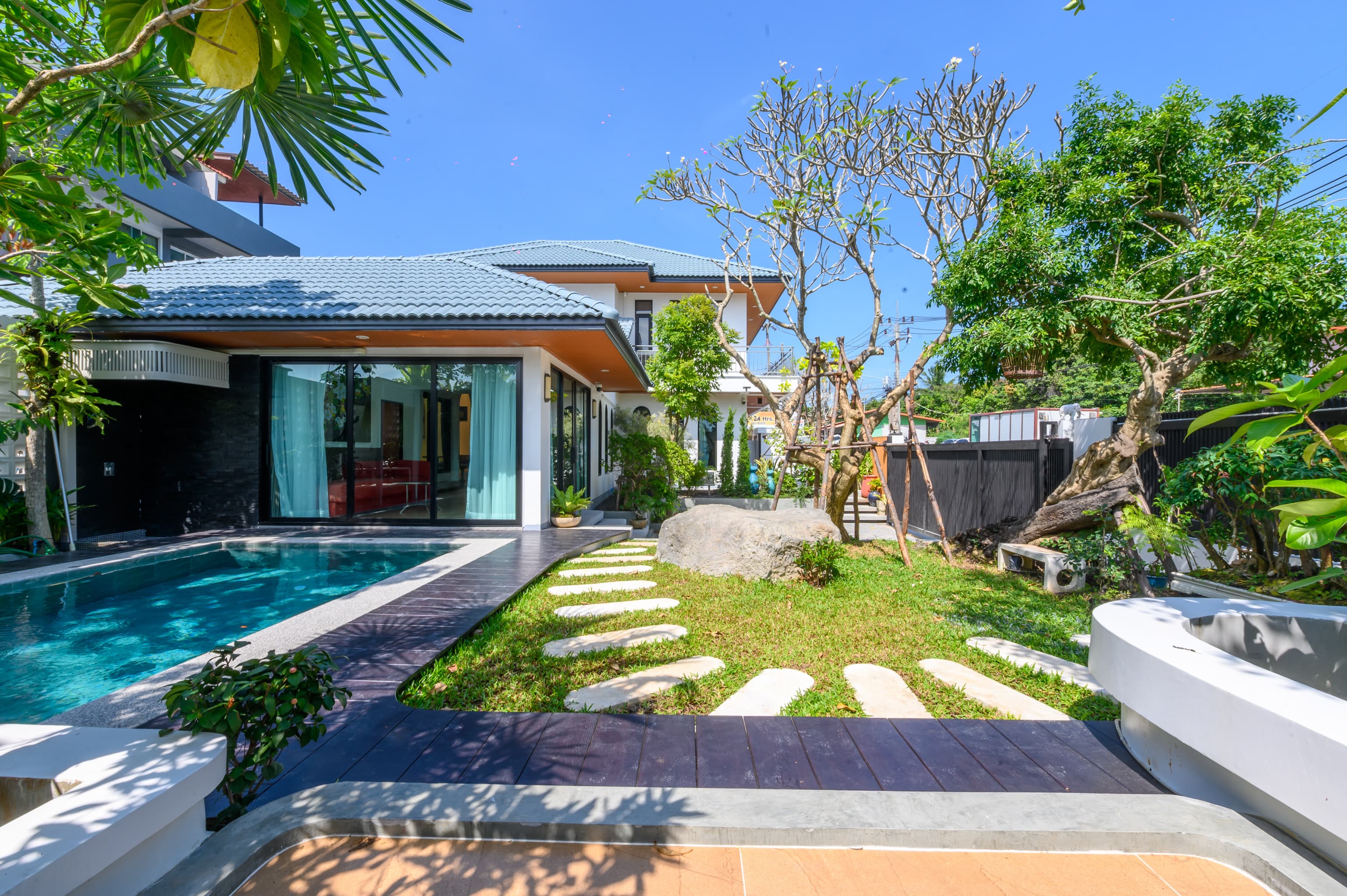 Rose Villa, Bophut — pool and grounds, currently under our management